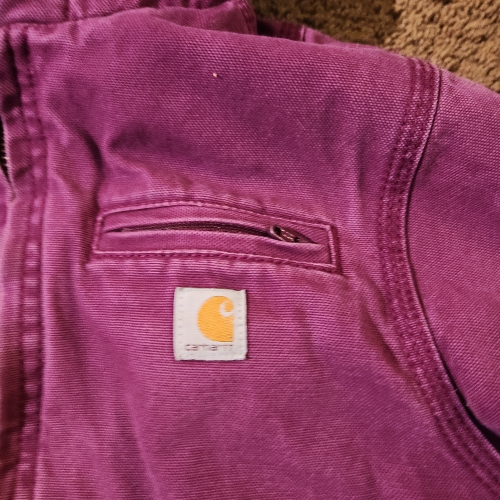 Carhartt girls jacket in a youth 5